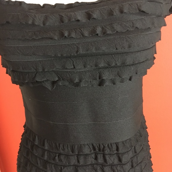 Max Studio ladies lined black cap-sleeve dress - Picture 3 of 8